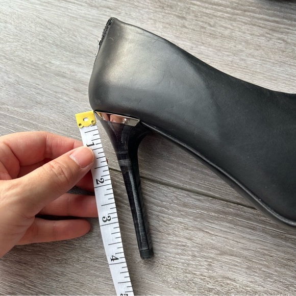 Burberry Black Buttery All Leather Heeled Booties Made in Italy - Picture 15 of 16